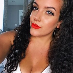 Meet your Posher, Ana sofia